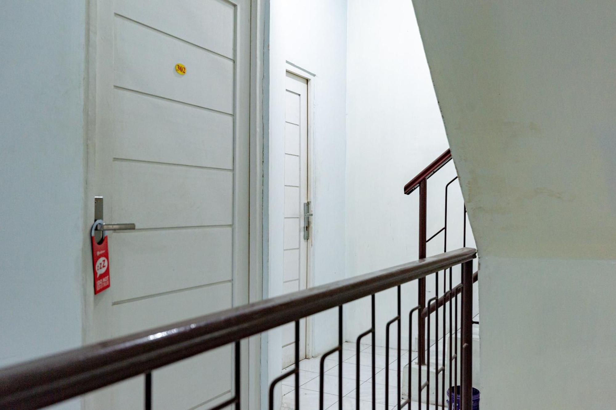 Hotel Reddoorz Near Rsud Dr Pringadi Medan 3 Exteriér fotografie