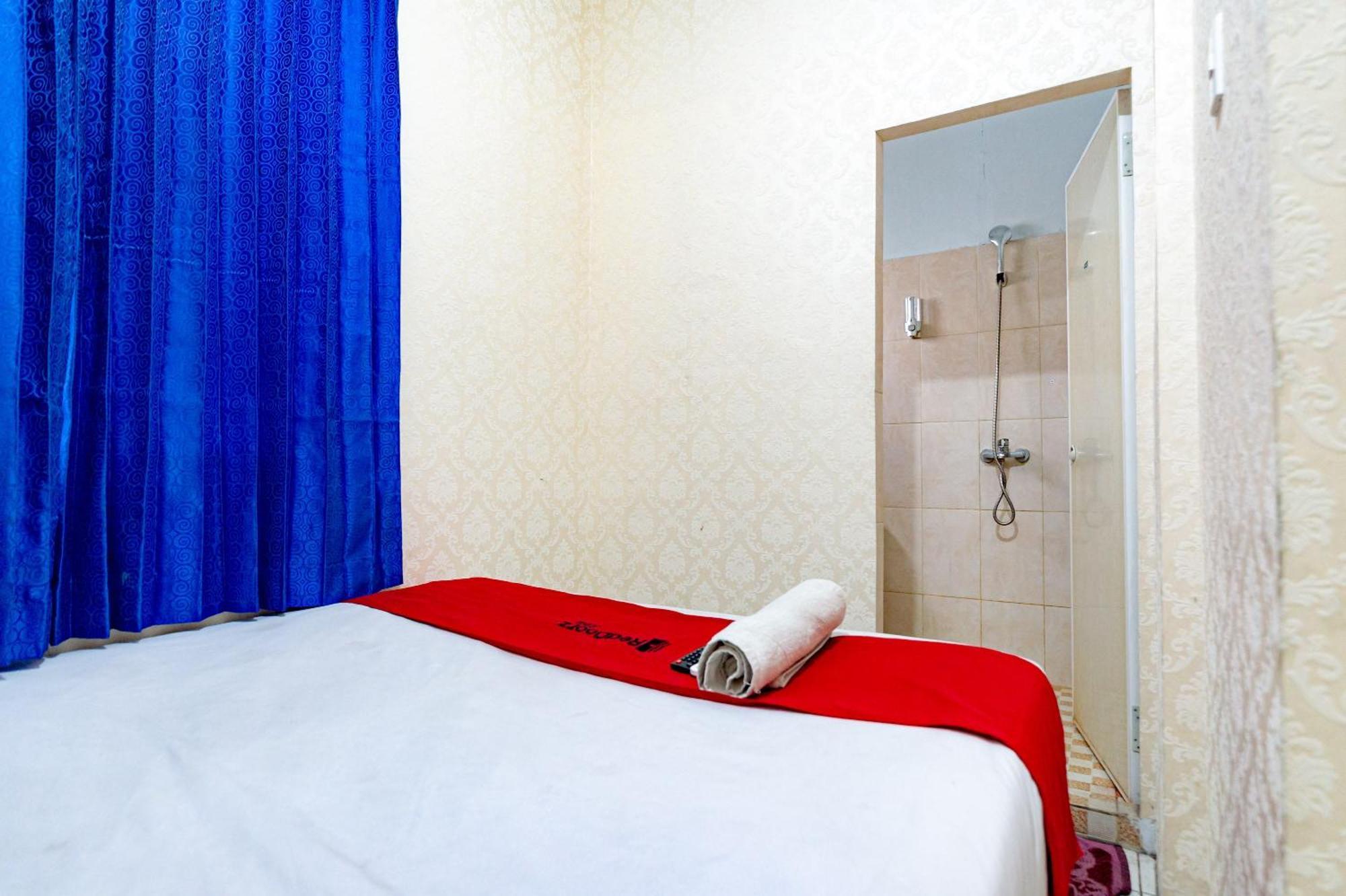 Hotel Reddoorz Near Rsud Dr Pringadi Medan 3 Exteriér fotografie