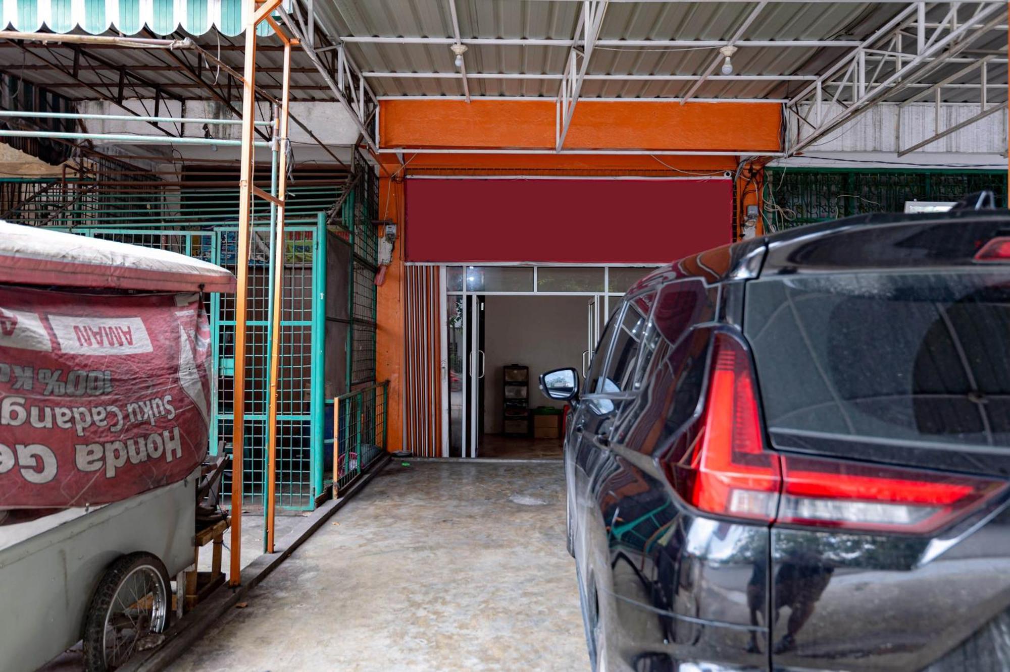Hotel Reddoorz Near Rsud Dr Pringadi Medan 3 Exteriér fotografie