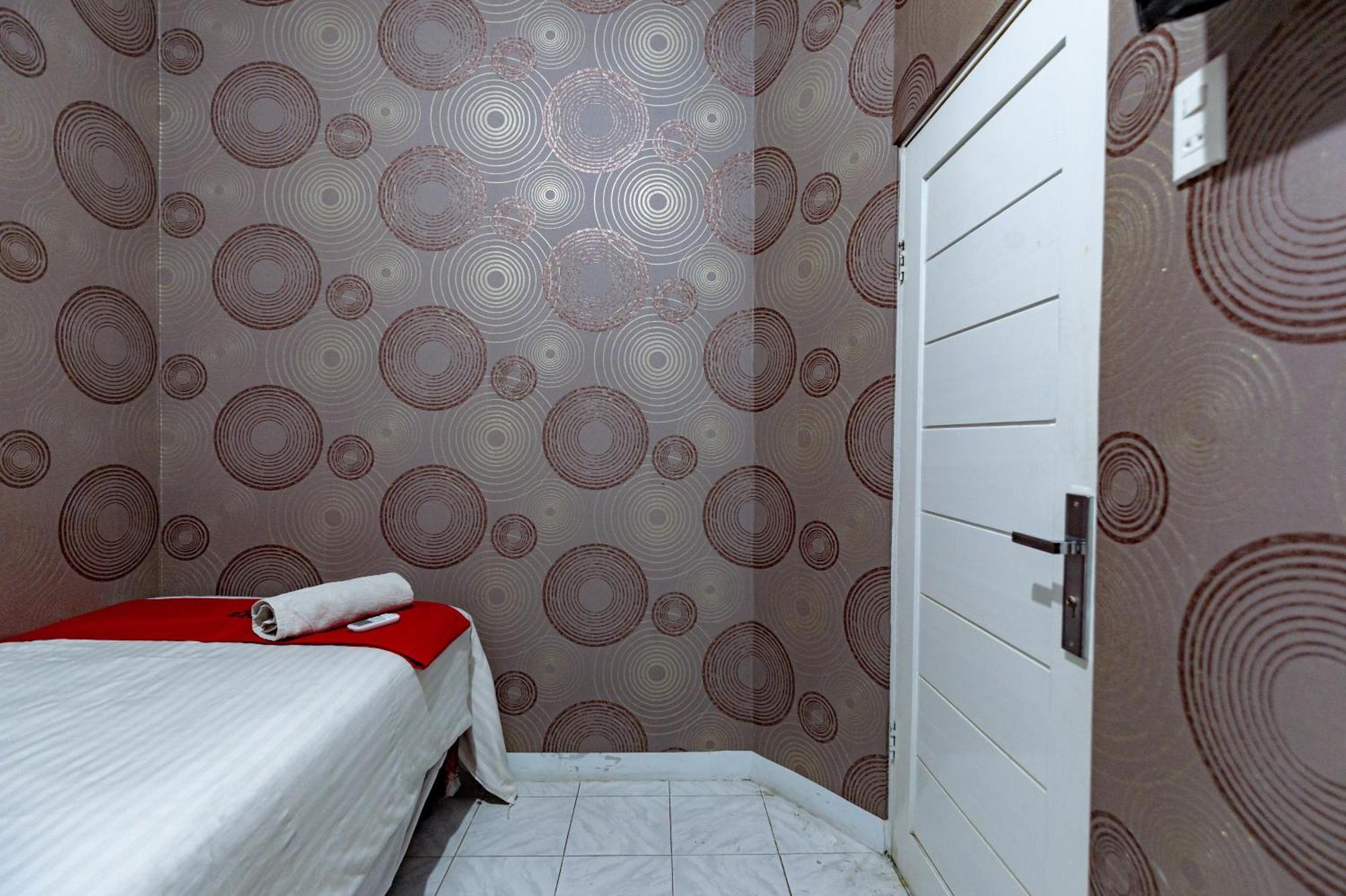 Hotel Reddoorz Near Rsud Dr Pringadi Medan 3 Exteriér fotografie